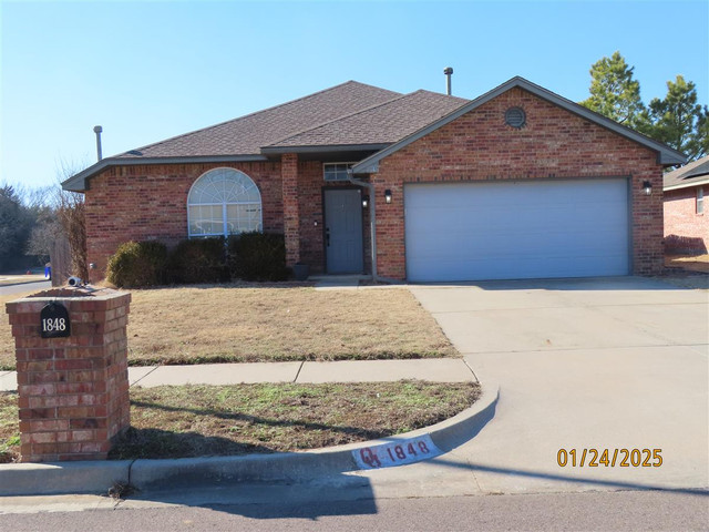 1848 Parkridge Dr