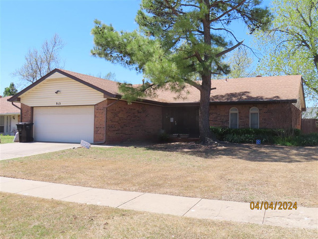 813 N Parkview Cir