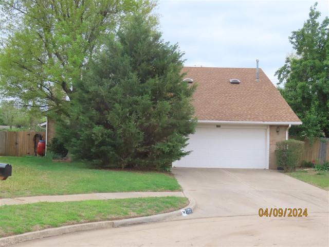 1372 W Cedarbrook Ln