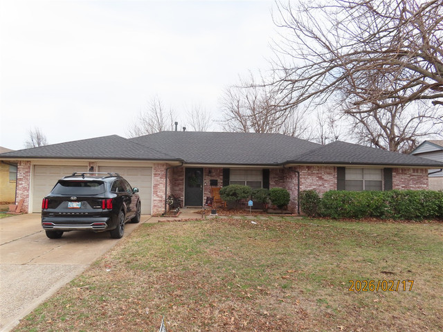 2204 Bellaire Dr