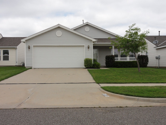 417 English Elm Ln