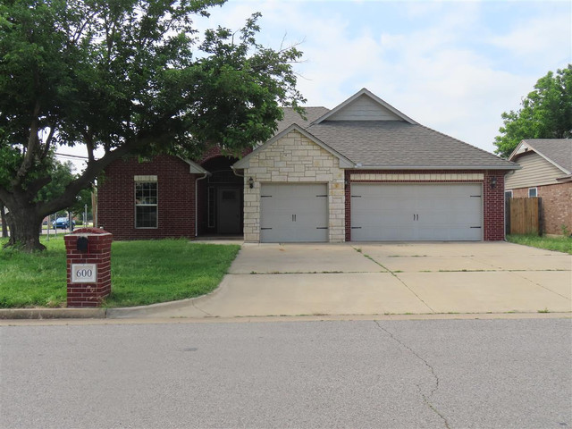 600 Kings Manor Dr