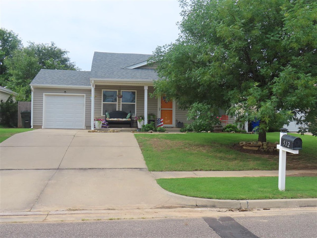 512 Dayflower Ln