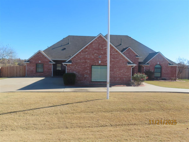 3012 Twin Lake Dr