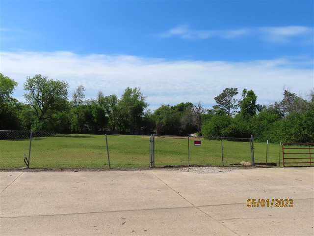 2208 W Main St