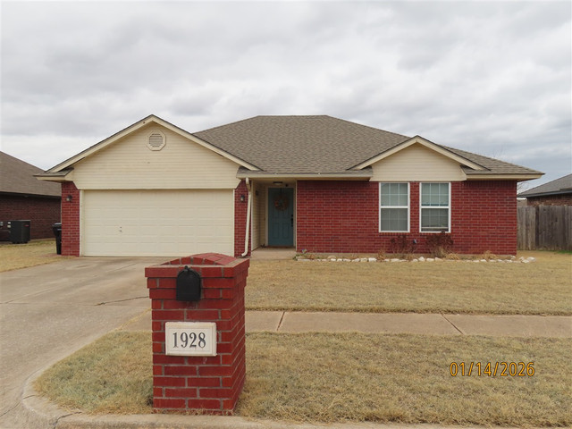 1928 Parkside Dr