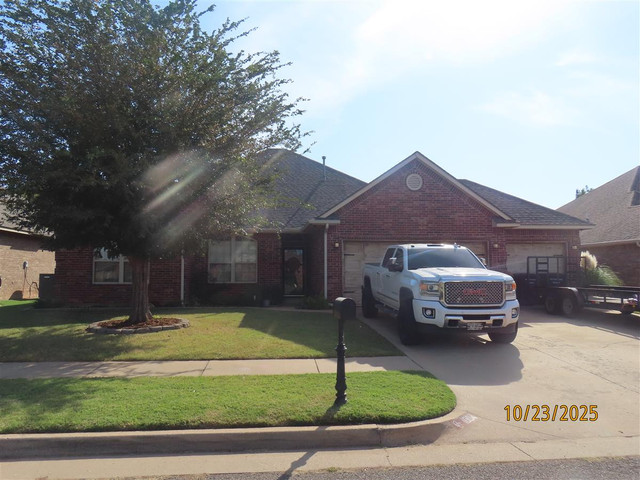 1004 Ashwood Ln