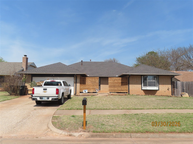 1421 E Main St