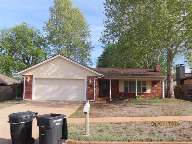 1513 E Main St