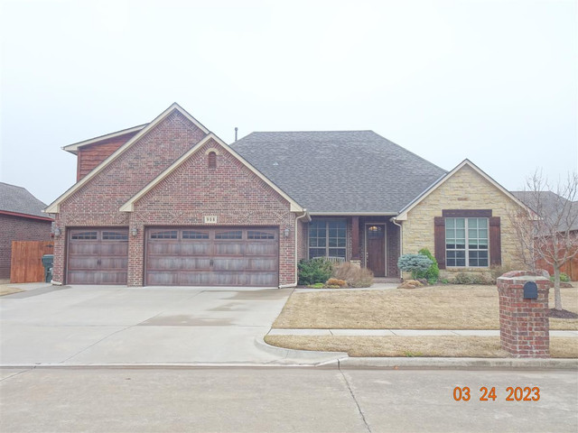 908 Trisha Ln