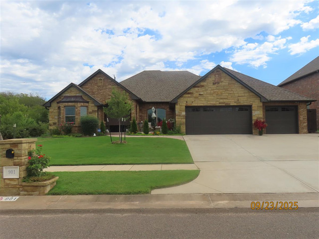 901 Siena Springs Dr