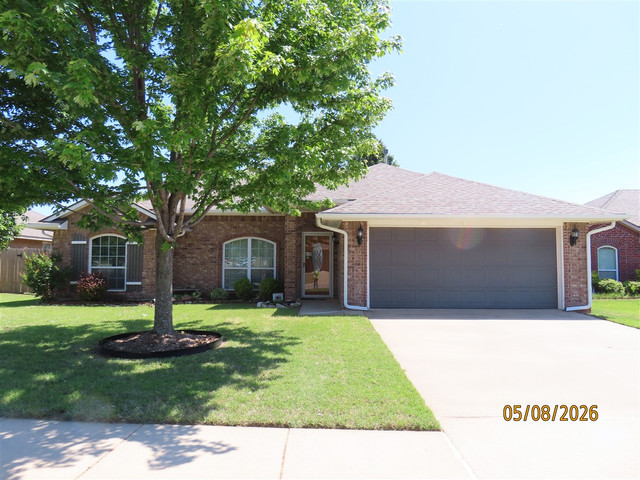 500 Apple Tree Ln