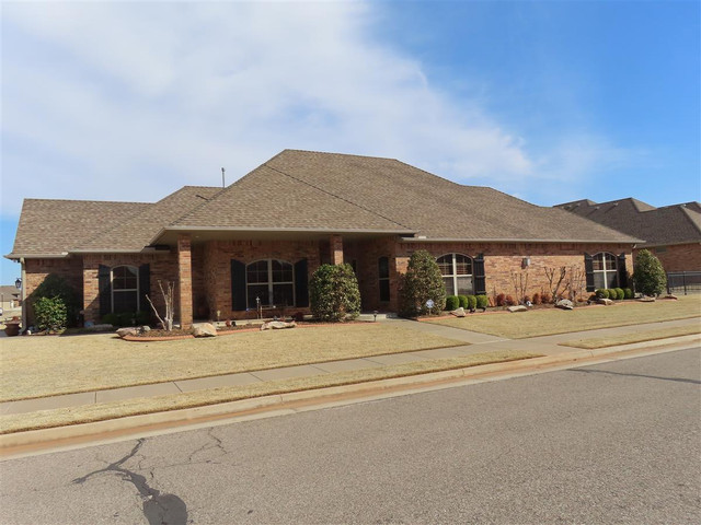 11016 Meadowlake Farms Dr
