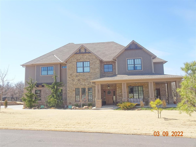 207 N Riverside Dr