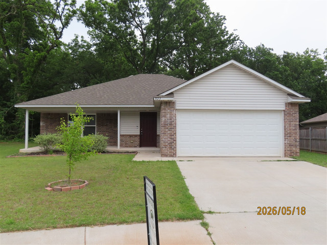 823 Highgarden Cir