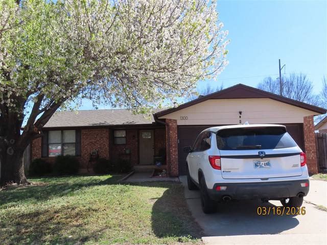 1300 Knollwood Ter