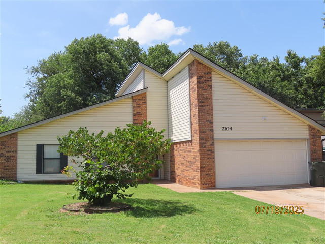 2104 Oak Forest Dr