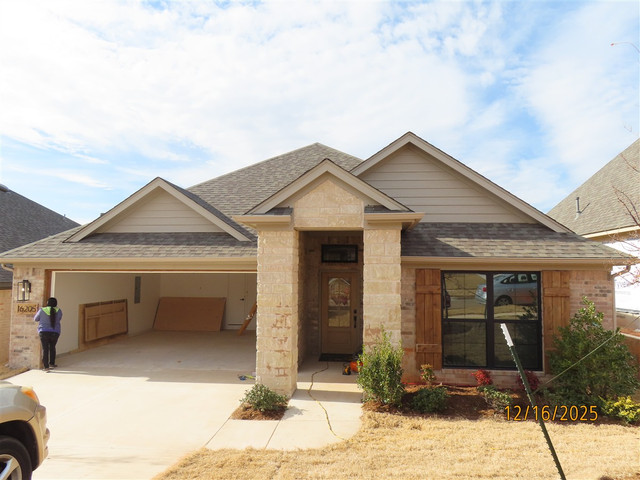 16205 Dakota Dr