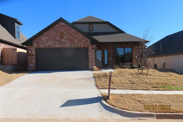 16204 Dakota Dr