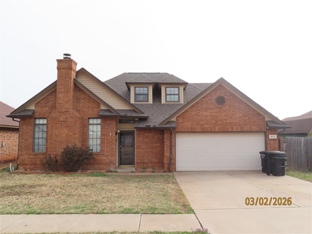 912 N Avery Dr