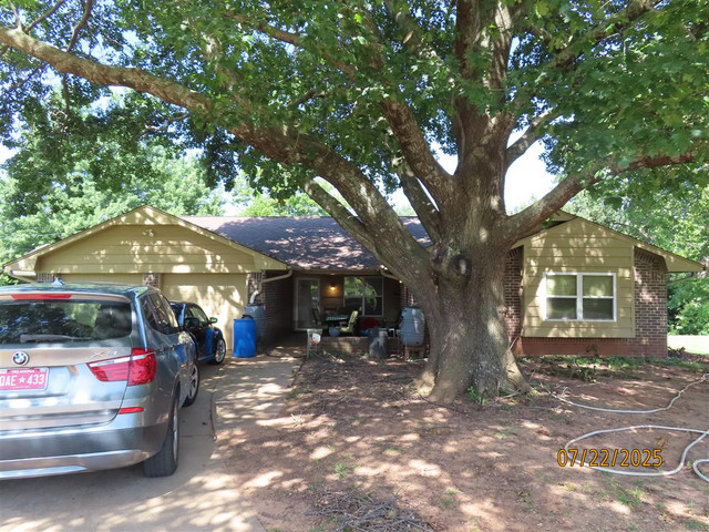 2302 Rockwood Ln