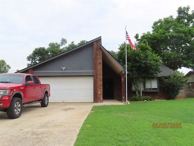410 Leslie Dr