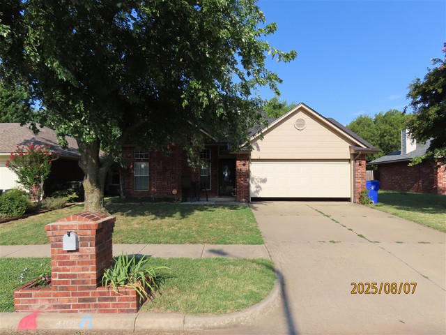 400 Crest Pl
