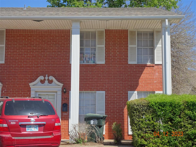 1301 Rebecca Ln