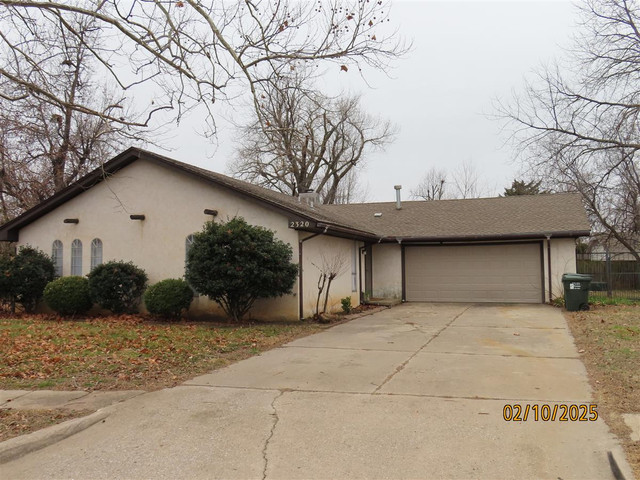 2320 Houston Ave