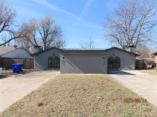 2266 Donna Dr