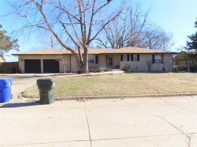 2717 Meadowbrook Dr