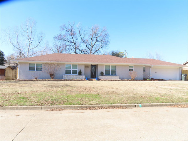 2732 Meadowbrook Dr