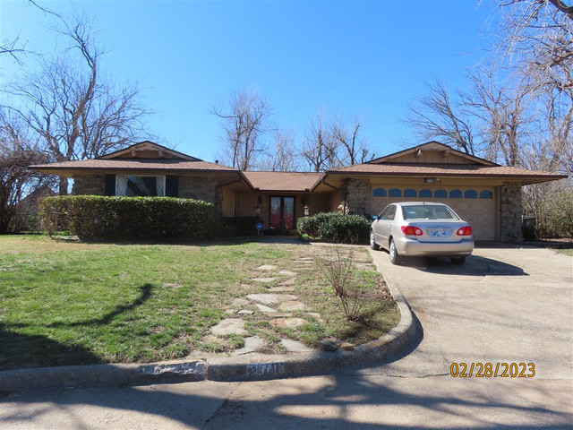 3870 Bristol Dr