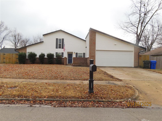 2212 Twisted Oaks Dr