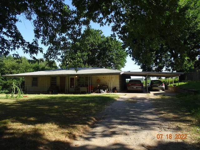 401 E Center St