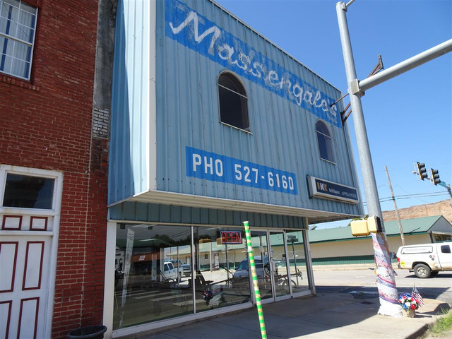 100 E Broadway St