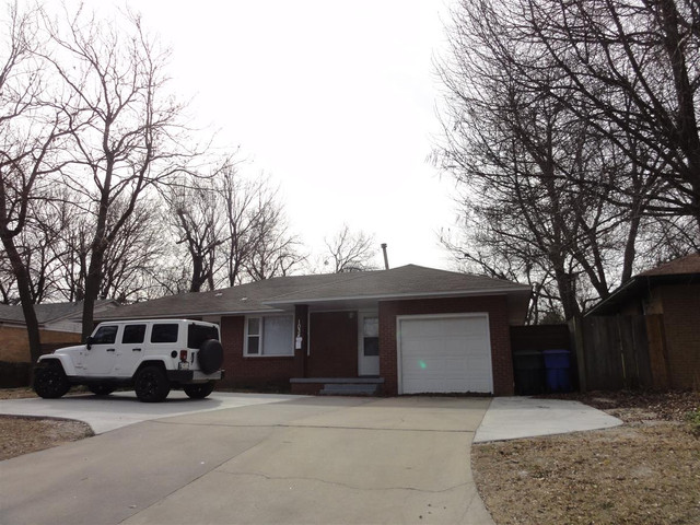 1034 W Boyd St