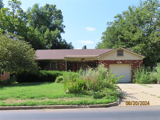 1038 W Boyd St