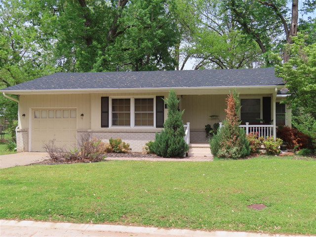 1209 Caddell Ln