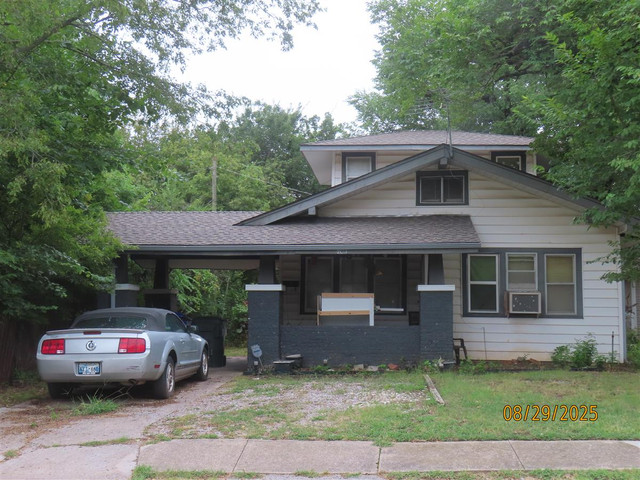128 E Johnson St