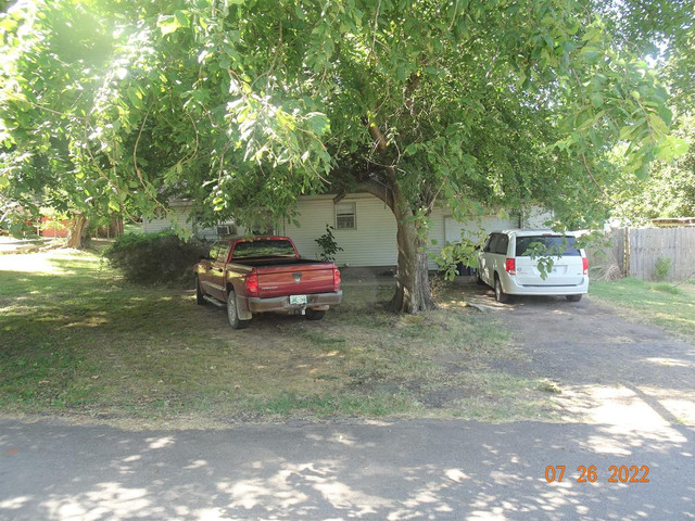 210 E Boomer St