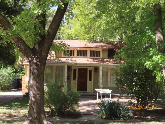 616 Chautauqua Ave