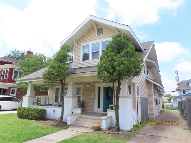 708 Deans Row Ave