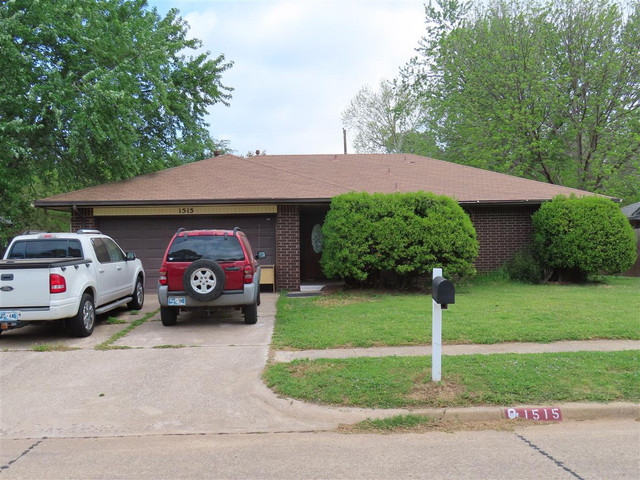 1515 Lindale Cir