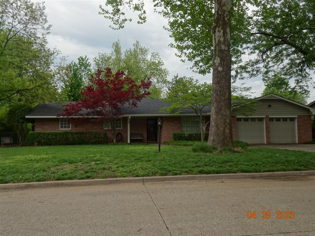 2626 Chateau Dr