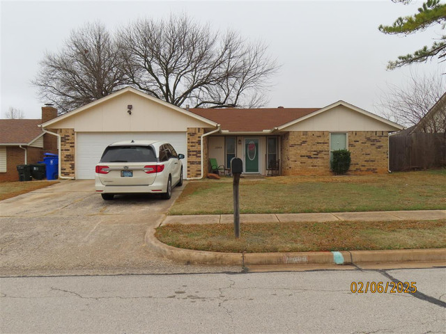 2009 Oakcreek Dr