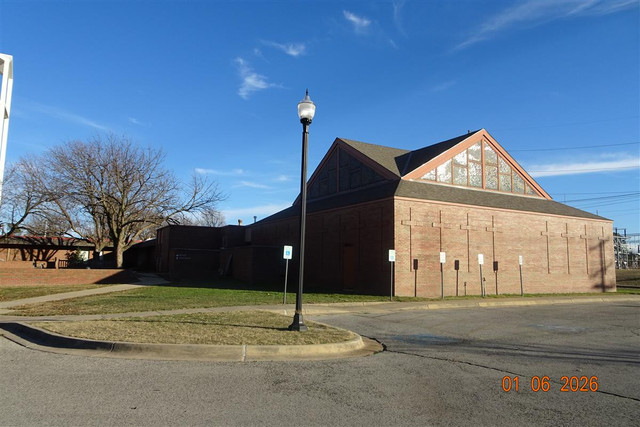 2300 Bud Wilkinson Dr