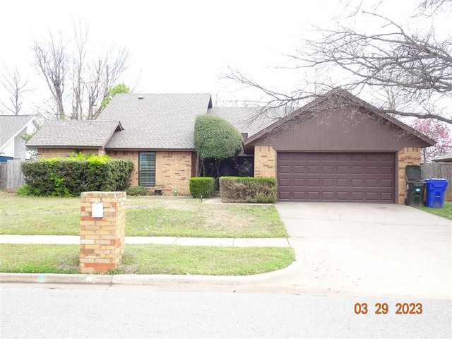 421 Golden Oaks Dr