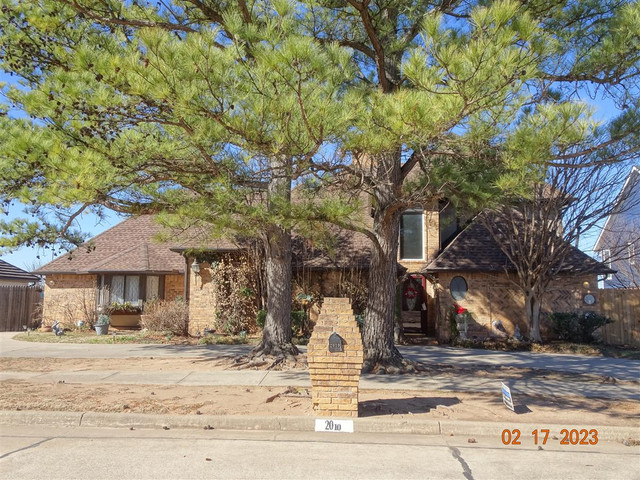 2010 Saddleback Blvd