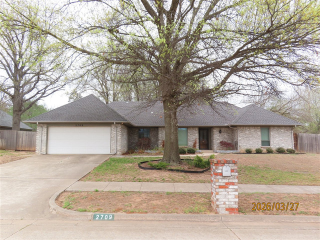 2709 Barry Switzer Ave